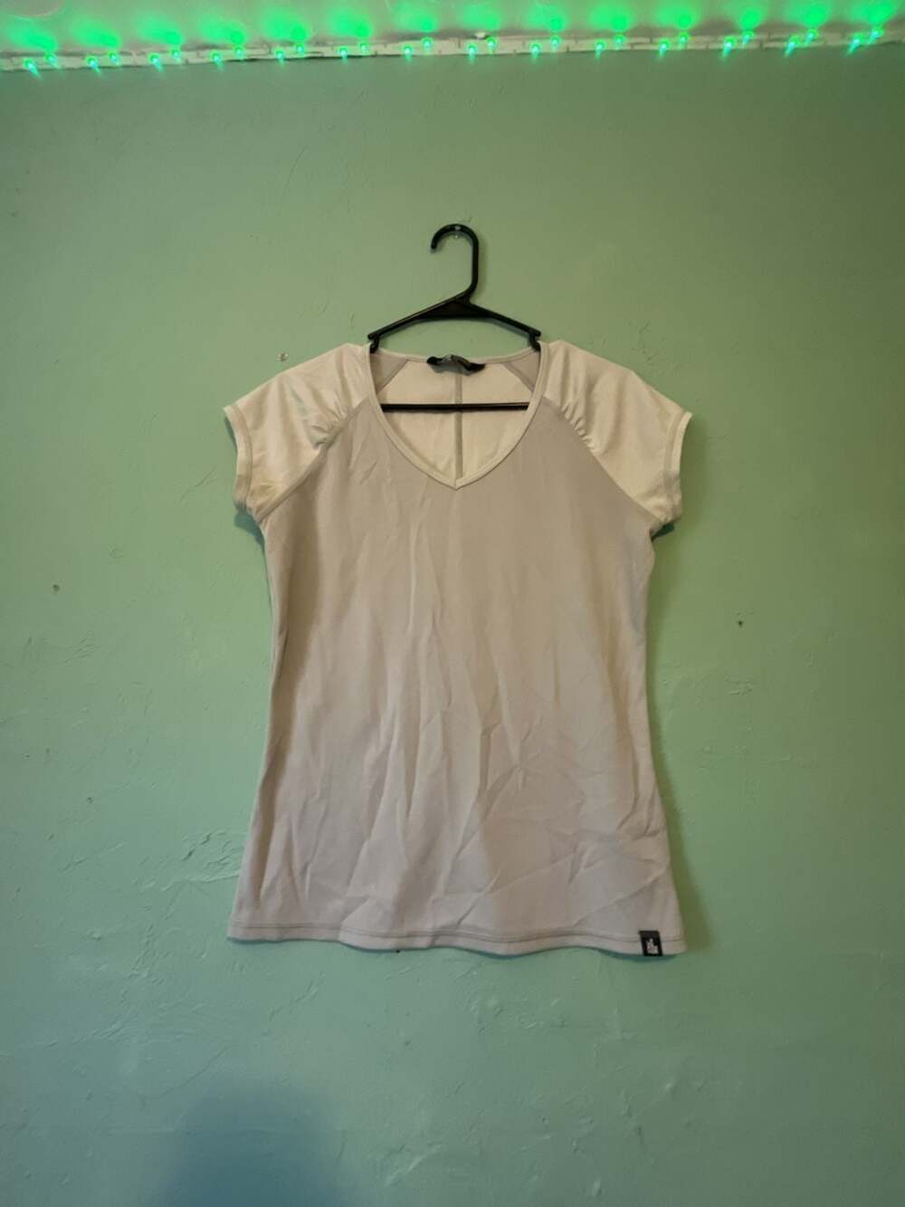 The North Face Women's V-Neck Athletic T-Shirt Size M